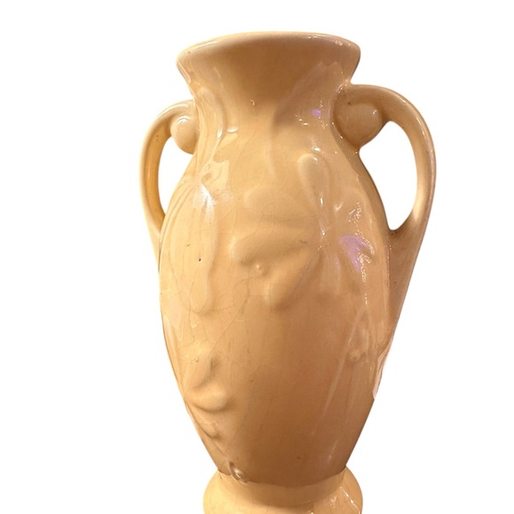 VTG USA Pottery Double Handle Vase 7 Inch Floral Yellow Glaze Shawnee - Picture 3 of 6